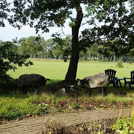 Saksisch Boerderijtje Nyaraló *